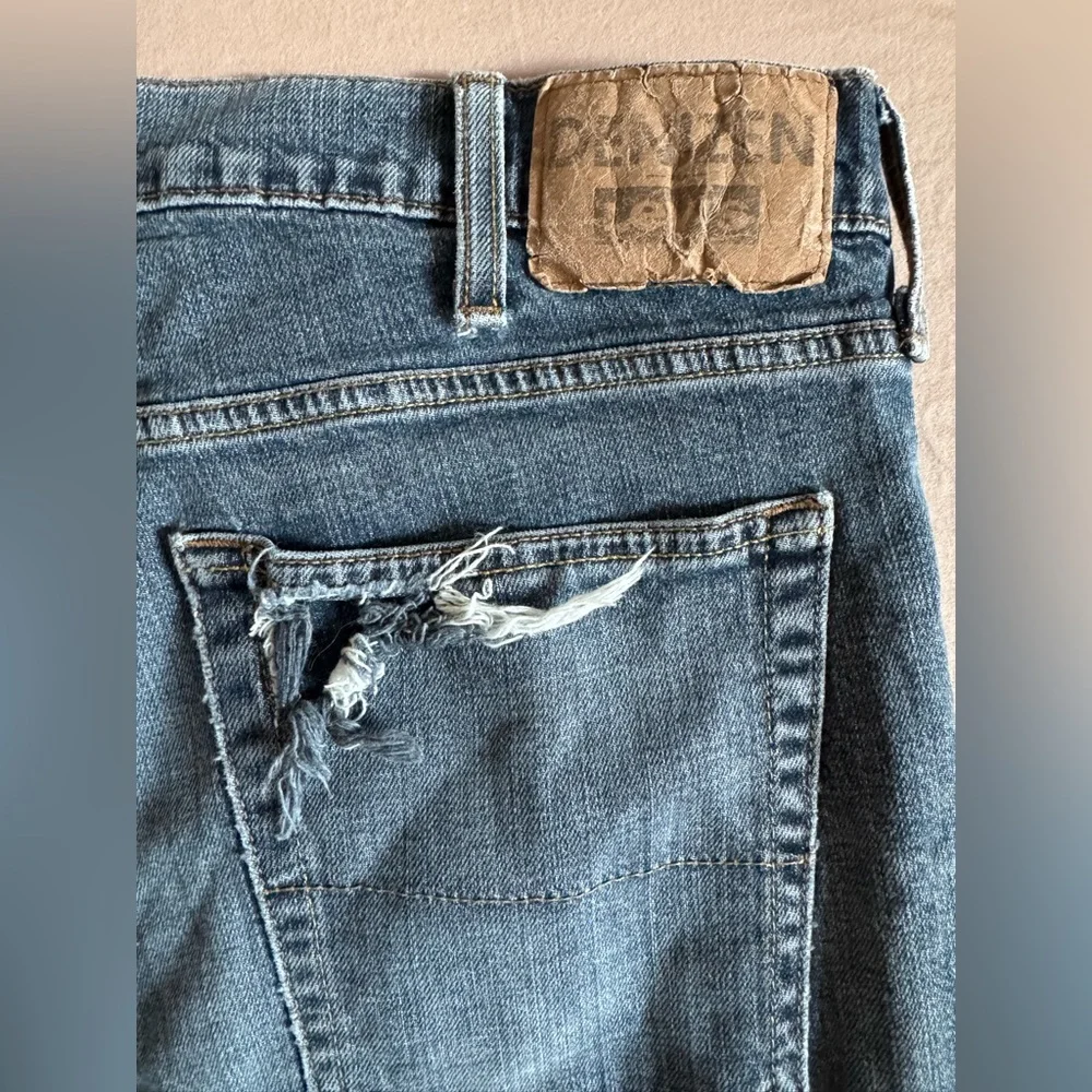 Levi's Denizen Denim Distressed‎ Blue Straight leg Jeans with Vintage Appeal